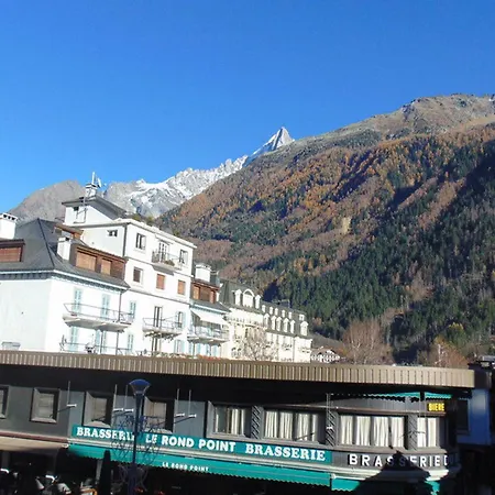 Convivial En Zone Pietonne Avec Animaux Admis, Balcon - - Fr-1-517-23